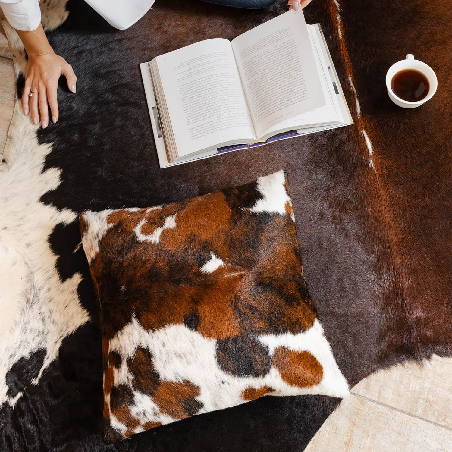 Premium Tricolor Cowhide Cushion Cover – Genuine Leather Decorative Pillow Case for Luxury Home Decor - Image 7