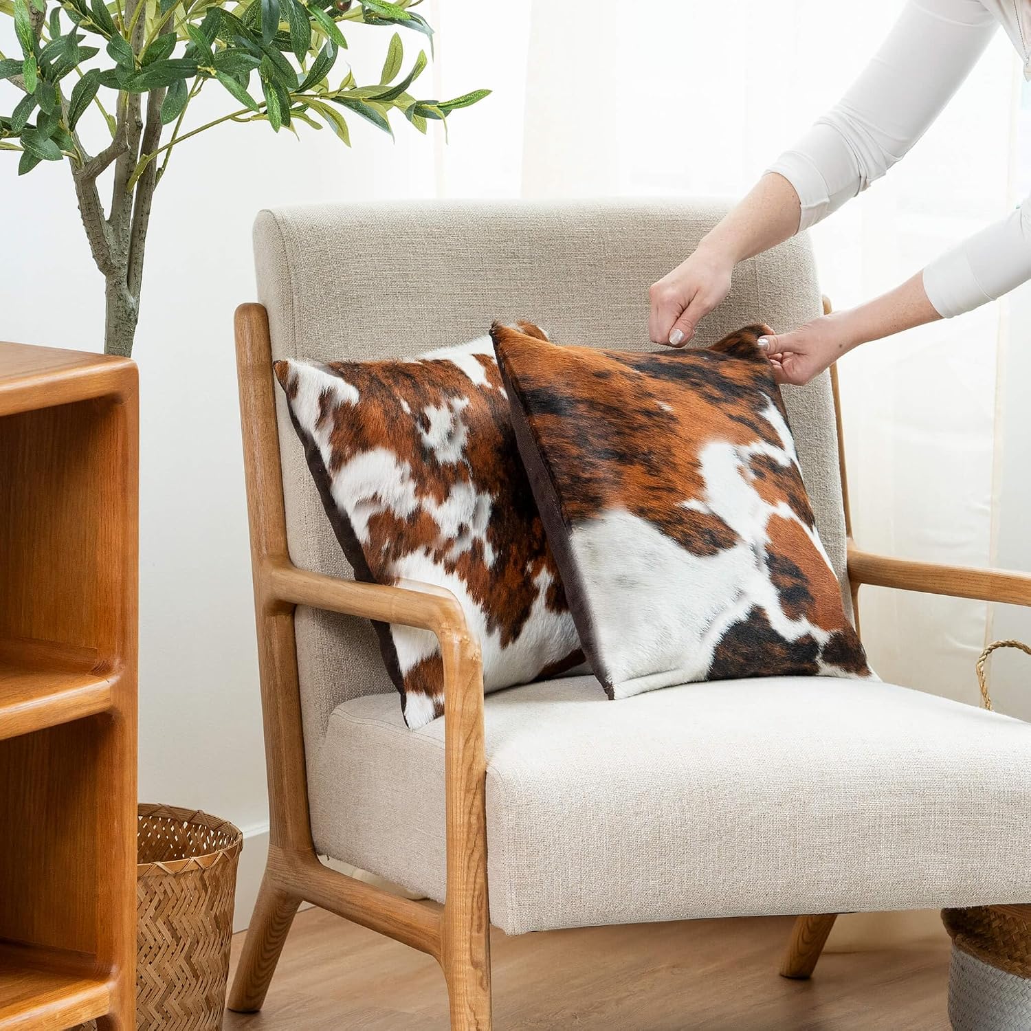 Premium Tricolor Cowhide Cushion Cover – Genuine Leather Decorative Pillow Case for Luxury Home Decor - Image 6